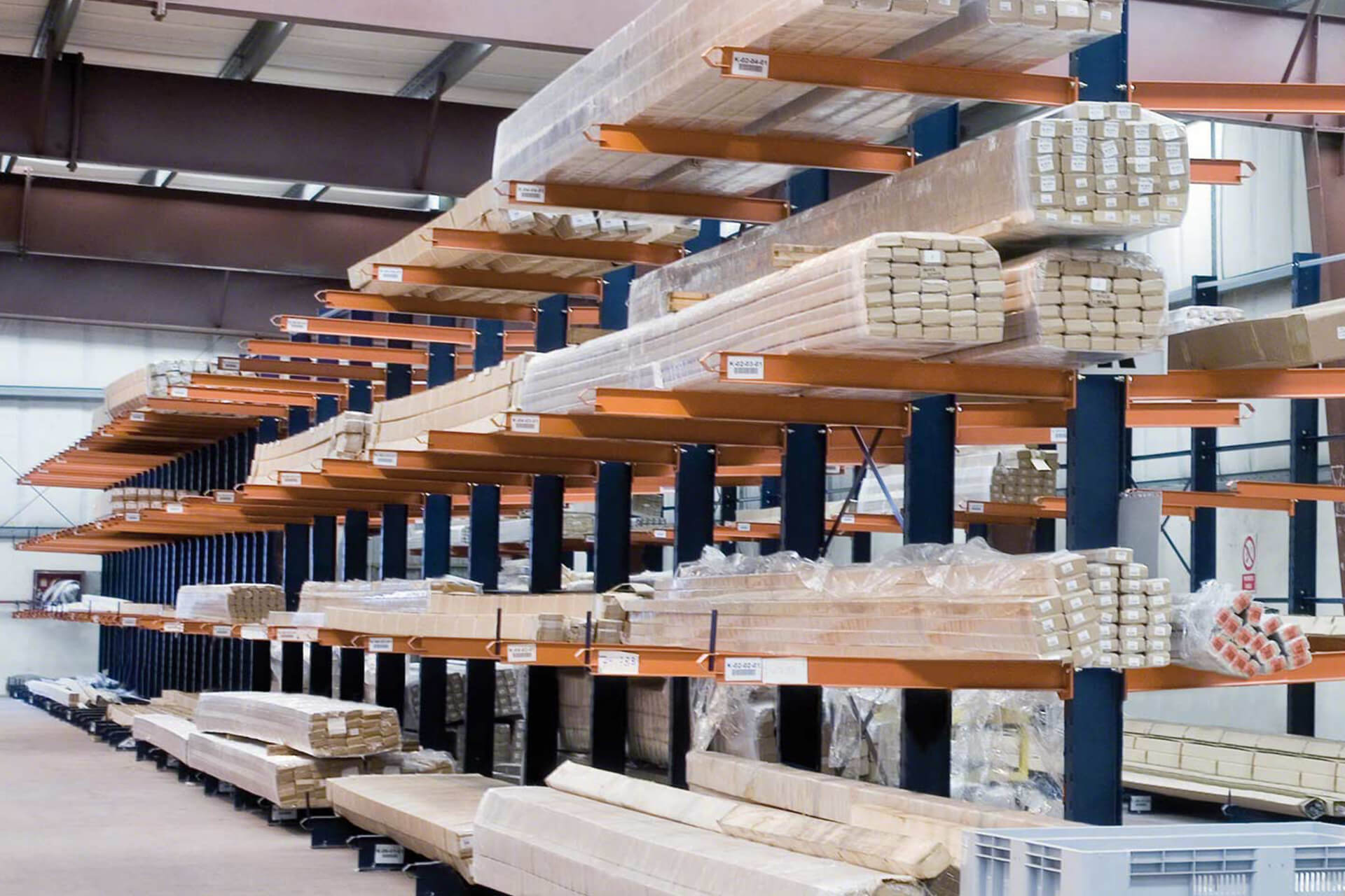 Scaffalature cantilever per legno